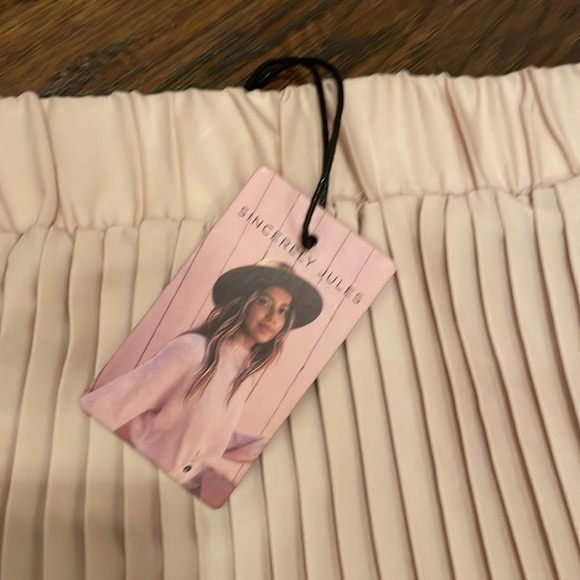 Sincerely Jules pleated skirt - Picture 9 of 9